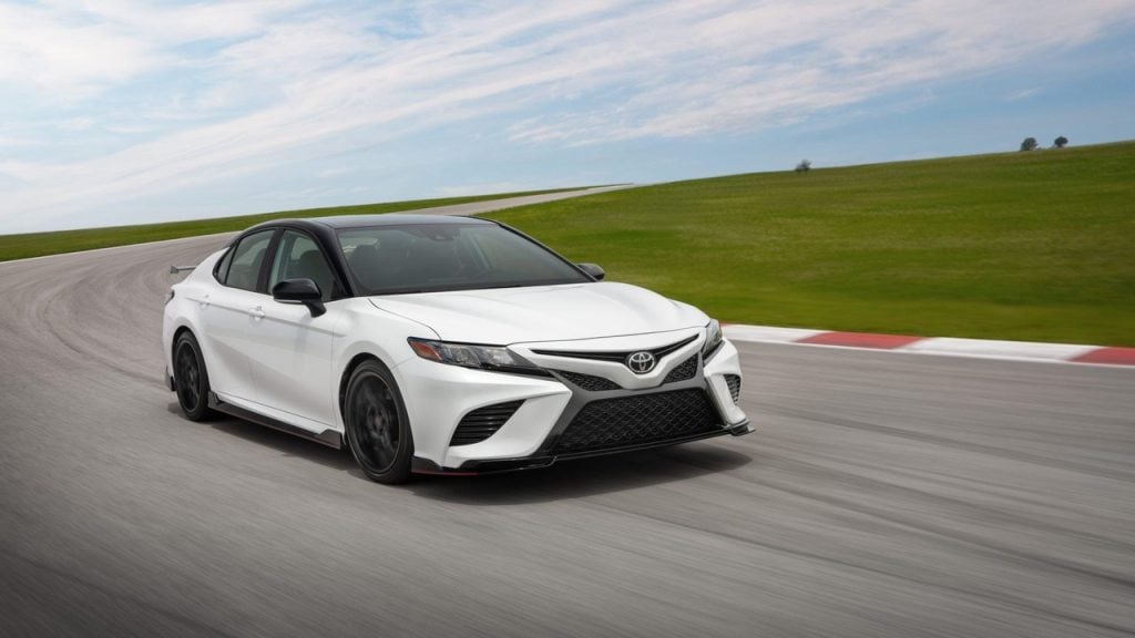 مواصفات سيارة Toyota Camry LE 2024